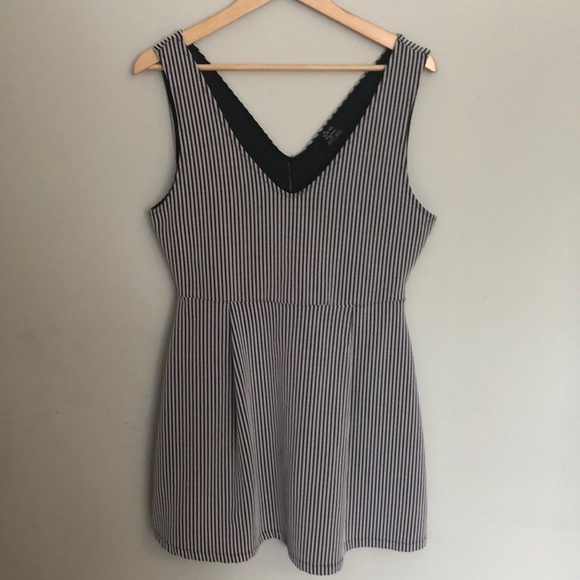 Dresses & Skirts - Zara Casual Dress